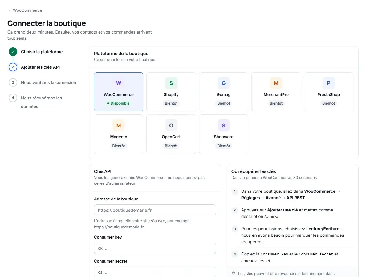 L’écran de connexion dans Azimea : WooCommerce disponible, les autres plateformes marquées « Bientôt », et les étapes pour les clés API